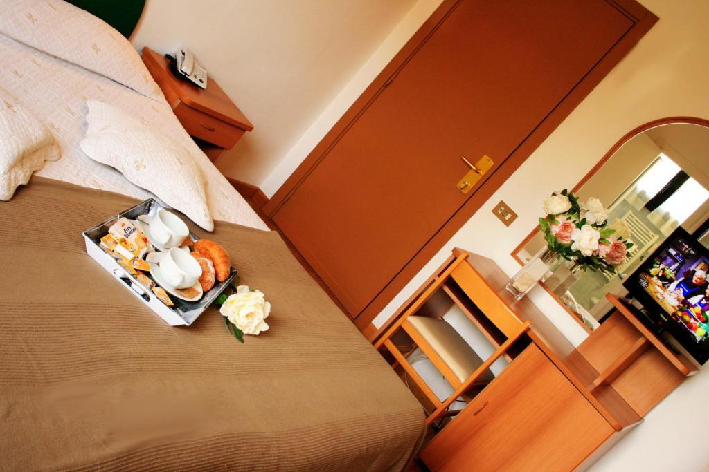 Hotel Aggravi Chianciano Terme Room photo