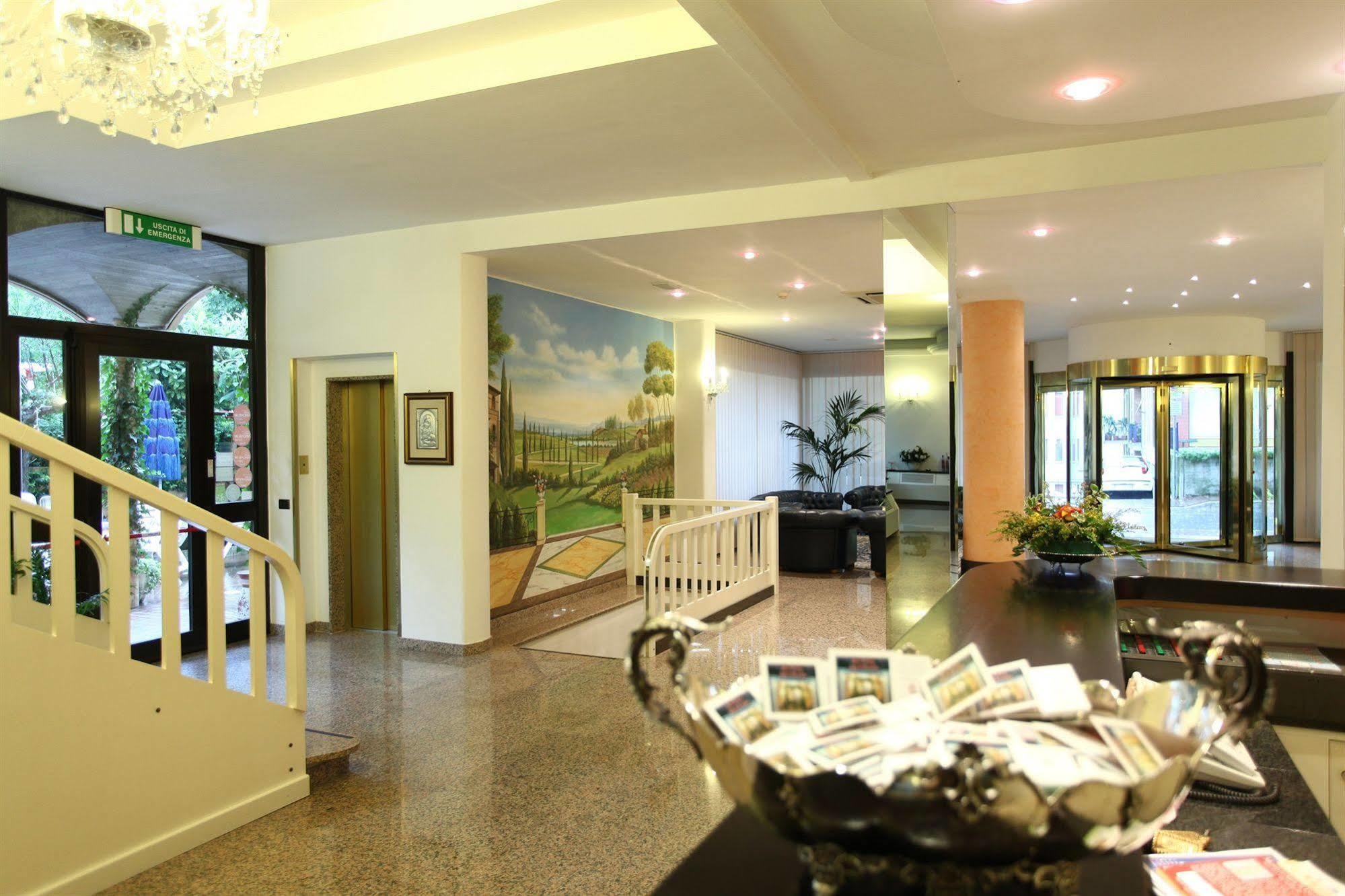 Hotel Aggravi Chianciano Terme Exterior photo