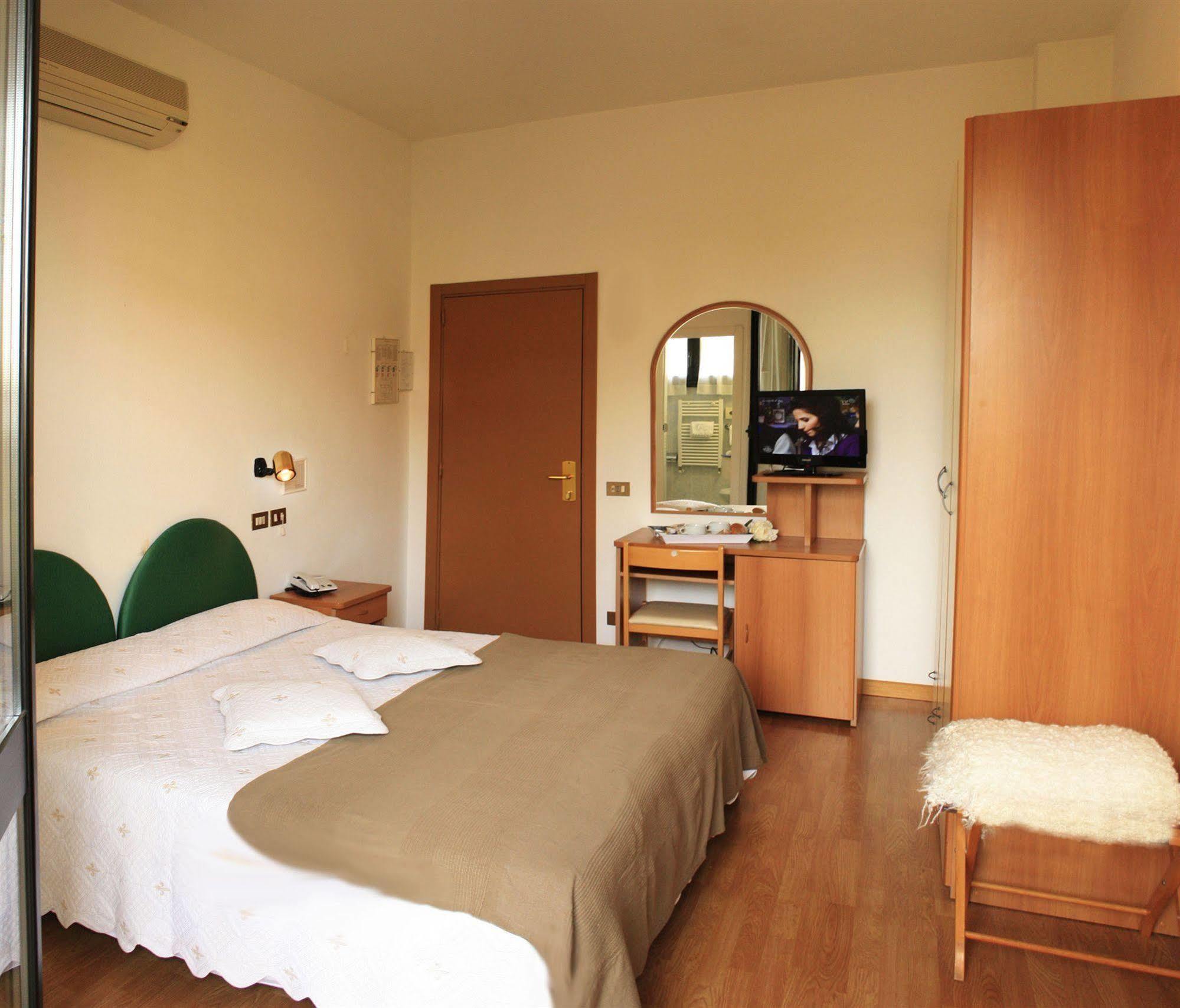 Hotel Aggravi Chianciano Terme Exterior photo